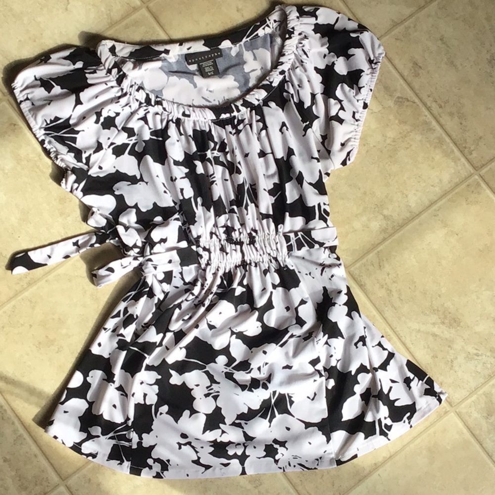 Apostrophe, Small, Floral Top